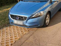 Blau Gebraucht 2016 Volvo V40 Kombi | 8.500 € (Fairer Preis)