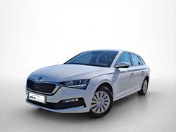 Weiß Gebraucht 2023 Skoda Scala Active Kleinwagen | 18.630 € (Guter Preis)