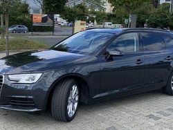 Grau Gebraucht 2019 Audi A4 Kombi | 22.500 € (Fairer Preis)