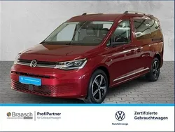 Rot Gebraucht 2022 VW Caddy Maxi Style Van / Kleinbus | 33.977 € (Fairer Preis)