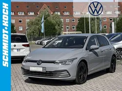 Grau Gebraucht 2022 VW Golf VIII Active Limousine | 19.990 € (Etwas zu teuer)