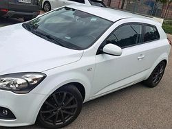 Weiß Gebraucht 2012 Kia Ceed Limousine | 3.490 € (Superpreis)