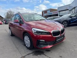 Flamencorot brillanteffekt met Gebraucht 2018 BMW 216 Active Tourer Advantage Van / Kleinbus | 13.900 € (Guter Preis)