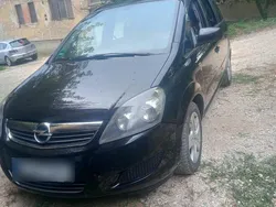 Schwarz Gebraucht 2010 Opel Zafira Van / Kleinbus | 2.000 € (Guter Preis)