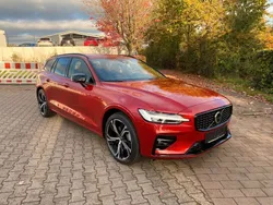Rot Neu 2024 Volvo V60 Plus Kombi | 52.000 €