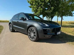 Grau Gebraucht 2018 Porsche Macan GTS Sport SUV | 50.600 € (Guter Preis)