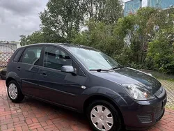 Grau Gebraucht 2007 Ford Fiesta Kleinwagen | 2.490 € (Fairer Preis)