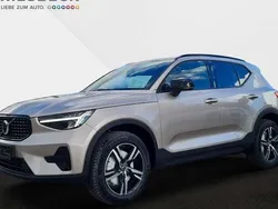 Gold Gebraucht 2024 Volvo XC40 Plus SUV | 39.920 € (Fairer Preis)