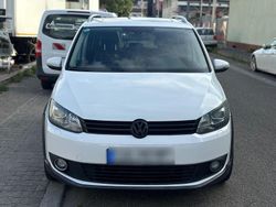 Weiß Gebraucht 2011 VW Touran Cross Van / Kleinbus | 6.900 € (Superpreis)