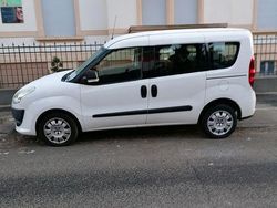 Weiß Gebraucht 2012 Fiat Doblò Pop Van / Kleinbus | 4.390 € (Fairer Preis)
