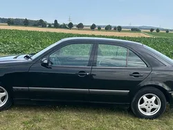 Schwarz Gebraucht 2001 Mercedes E200 Classic Limousine | 5.450 € (Fairer Preis)
