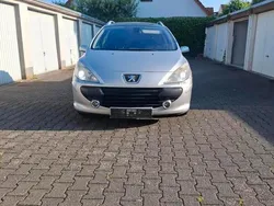 Grau Gebraucht 2005 Peugeot 307 Kombi | 1.599 € (Fairer Preis)