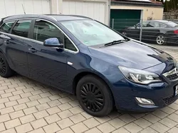 Blau Gebraucht 2012 Opel Astra Innovation Kombi | 5.900 € (Guter Preis)