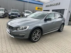 Grau Gebraucht 2016 Volvo V60 CC Kombi | 16.990 € (Etwas zu teuer)