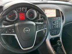 Weiß Gebraucht 2013 Opel Astra Sport Kombi | 3.450 € (Guter Preis)
