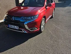 Rot Gebraucht 2020 Mitsubishi Outlander P-HEV SUV | 21.100 € (Fairer Preis)
