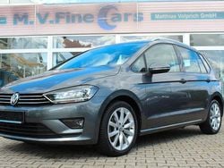 Grau Gebraucht 2017 VW Golf Sportsvan Highline Van / Kleinbus | 17.600 € (Fairer Preis)