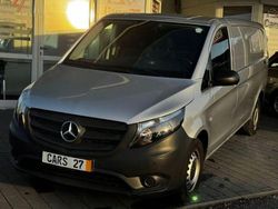 Brillantsilber metallic Gebraucht 2023 Mercedes Vito Van / Kleinbus | 21.999 €