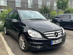 Schwarz Gebraucht 2011 Mercedes B180 Van / Kleinbus | 6.750 € (Fairer Preis)