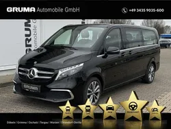 Schwarz Gebraucht 2024 Mercedes V220 Van / Kleinbus | 57.800 €