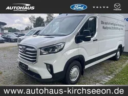 Warm white Neu 2024 Maxus V90 Van | 30.928 € (Etwas zu teuer)