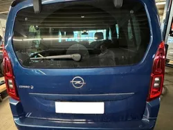 Blau Gebraucht 2023 Opel Combo-e Life Ultimate Van / Kleinbus | 28.000 € (Fairer Preis)