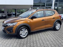 Orange Gebraucht 2023 Dacia Sandero Essentiel Kleinwagen | 15.940 € (Fairer Preis)