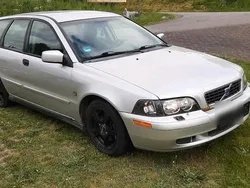 Silber Gebraucht 2003 Volvo V40 Kombi | 1.100 € (Guter Preis)