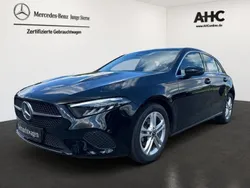 Metalliclack kosmosschwarz Gebraucht 2024 Mercedes A180 Progressive Limousine | 29.950 € (Fairer Preis)