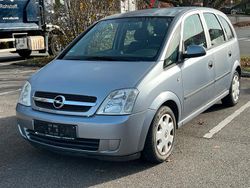 Silber Gebraucht 2004 Opel Meriva Van / Kleinbus | 1.490 € (Fairer Preis)
