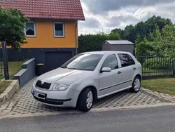 Silber Gebraucht 2003 Skoda Fabia Kleinwagen | 2.800 €