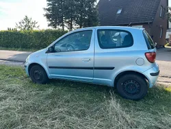 Blau Gebraucht 2004 Toyota Yaris Kleinwagen | 1.400 €