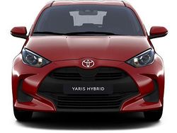 Karminarot metallic Neu 2025 Toyota Yaris Hybrid Kleinwagen | 27.990 € (Etwas zu teuer)
