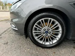 Grau Gebraucht 2018 Ford S-MAX Vignale Van / Kleinbus | 18.500 € (Fairer Preis)