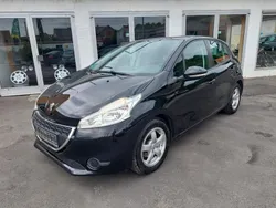 Schwarz Gebraucht 2015 Peugeot 208 Kleinwagen | 3.100 € (Superpreis)