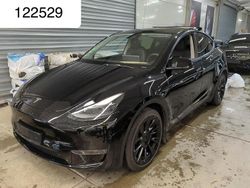 Black / solid black (metallic) Gebraucht 2022 Tesla Model Y SUV | 33.750 € (Fairer Preis)