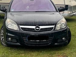 Schwarz Gebraucht 2009 Opel Vectra Kombi | 2.800 € (Etwas zu teuer)