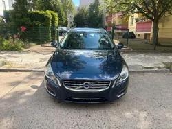 Blau Gebraucht 2011 Volvo V60 Momentum Kombi | 8.500 € (Fairer Preis)