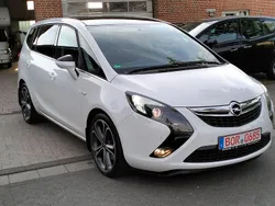 Weiß Gebraucht 2013 Opel Zafira Van / Kleinbus | 7.599 €