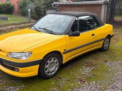 Gelb Gebraucht 1998 Peugeot 306 Cabriolet Cabrio | 2.500 €