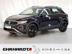 Schwarz Gebraucht 2024 VW T-Roc Life SUV | 30.490 € (Fairer Preis)