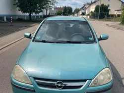 Grün Gebraucht 2003 Opel Corsa Kleinwagen | 1.150 € (Fairer Preis)