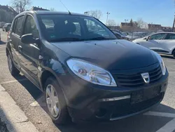 Grau Gebraucht 2010 Dacia Sandero Kleinwagen | 1.499 € (Fairer Preis)
