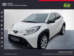 Weiß Gebraucht 2024 Toyota Aygo Team Kleinwagen | 15.980 € (Fairer Preis)