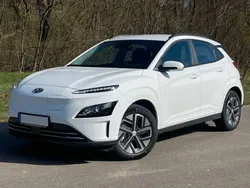 Atlas white (uni) Gebraucht 2023 Hyundai Kona Select SUV | 19.890 € (Superpreis)