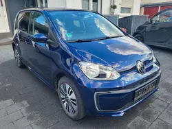 Blau Gebraucht 2021 VW e-up! United Kleinwagen | 13.000 € (Guter Preis)