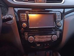 Schwarz Gebraucht 2015 Nissan Qashqai Visia SUV | 7.990 € (Fairer Preis)