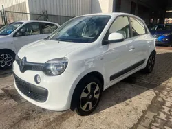 Weiß Gebraucht 2017 Renault Twingo Experience Kleinwagen | 5.400 € (Fairer Preis)