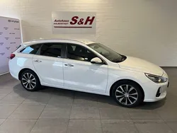 Weiß Gebraucht 2018 Hyundai i30 Style Kombi | 16.450 € (Fairer Preis)