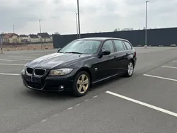 Schwarz Gebraucht 2011 BMW 320 Kombi | 3.999 € (Guter Preis)